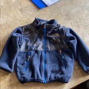 ✨✨ FLASH SALE Great condition-toddler 2T NF fleece